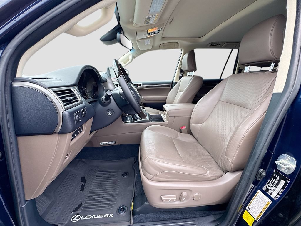 Used 2023 Lexus GX 460 Luxury w/ Accessory Package AWD/4WD image 24