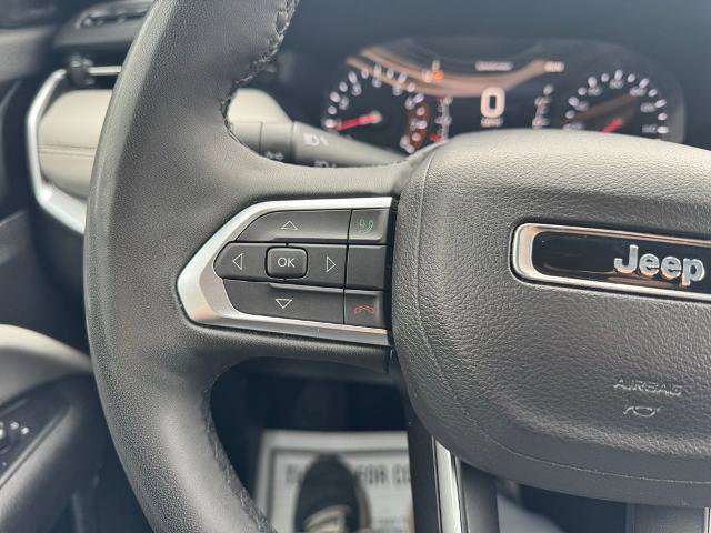 Used 2025 Jeep Compass Limited image 19