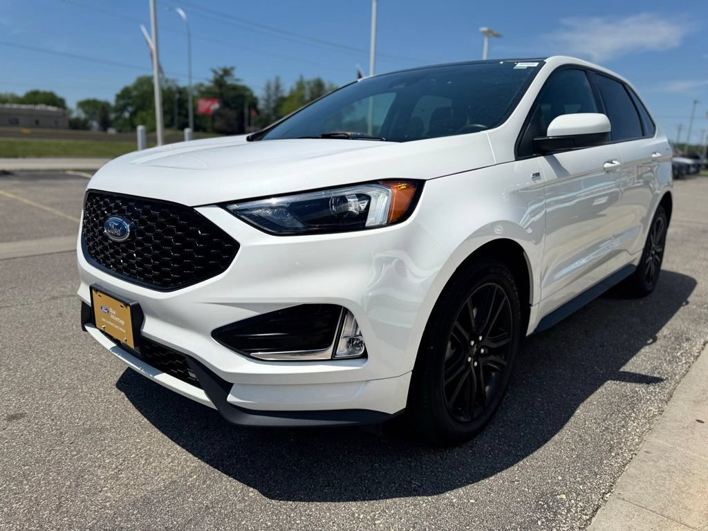 Certified 2024 Ford Edge ST-Line w/ Class II Trailer Tow Package AWD/4WD image 37