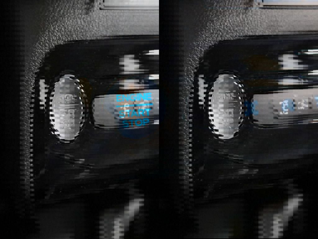 Certified 2024 Ford Escape ST-Line Select w/ Tech Pack #1 AWD/4WD image 32