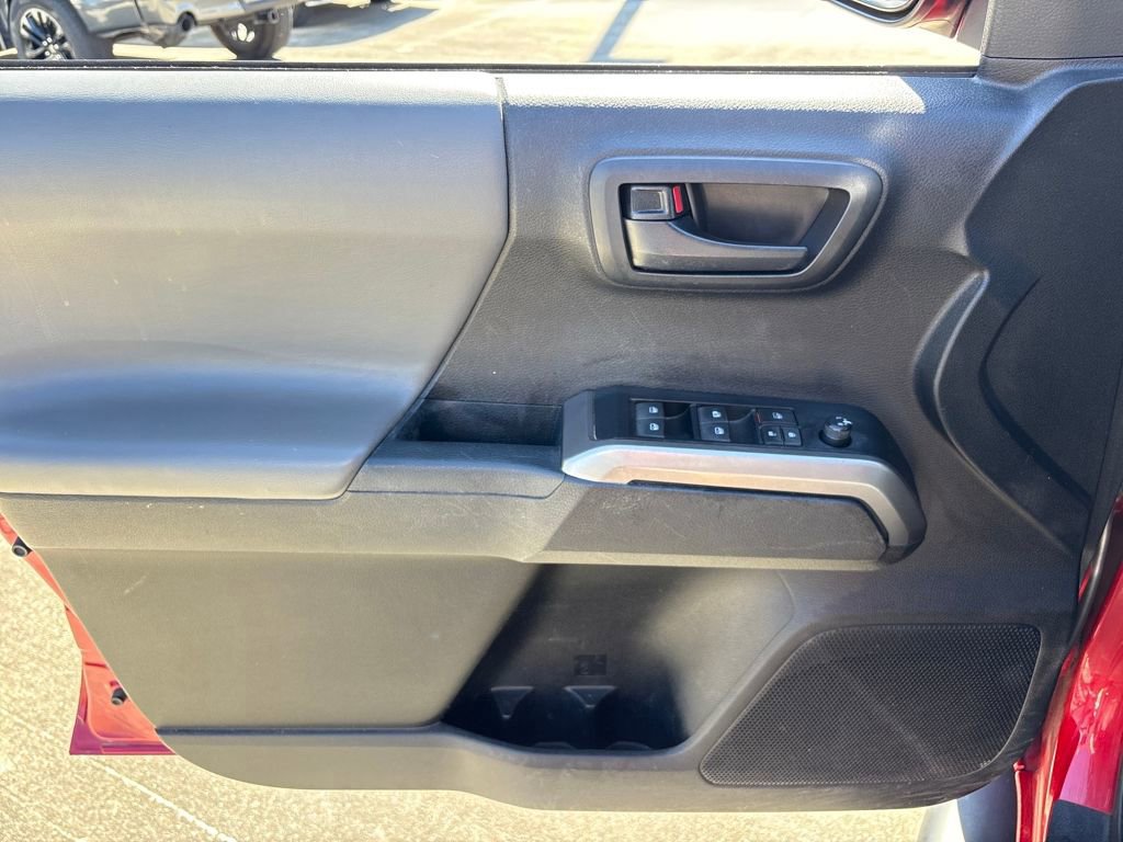 Used 2021 Toyota Tacoma SR5 w/ SR5 Appearance Package (SM) image 14