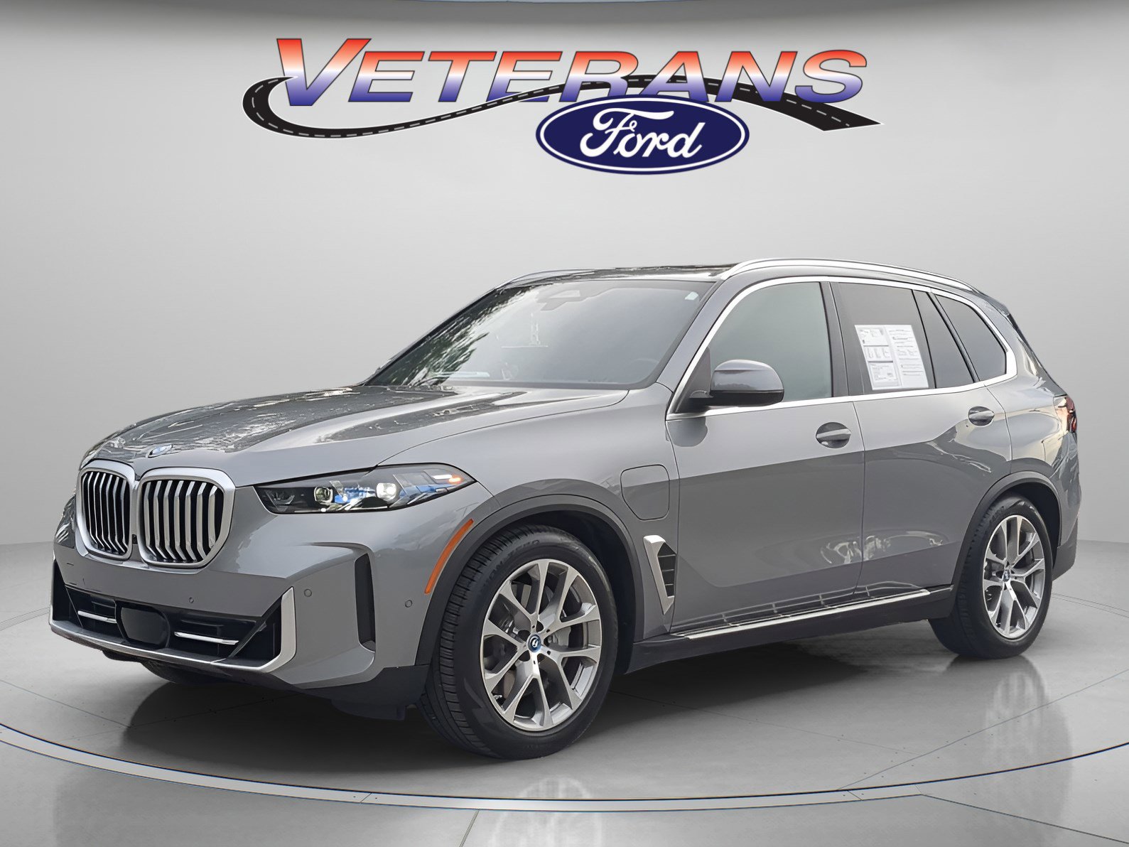 Used 2025 BMW X5 xDrive50e AWD/4WD image 1