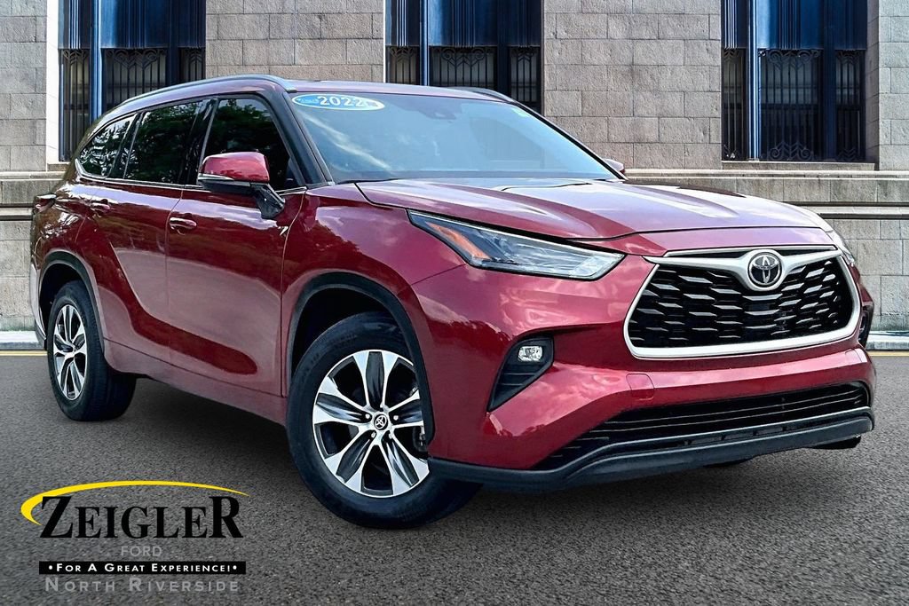 Used 2022 Toyota Highlander XLE FWD video 1