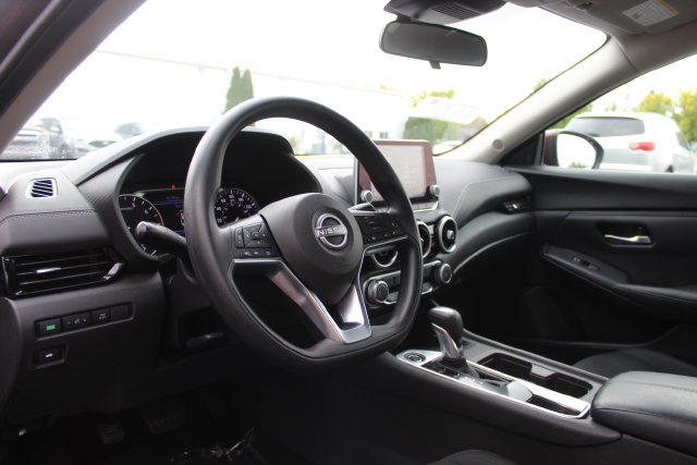 Used 2024 Nissan Sentra SV FWD image 11
