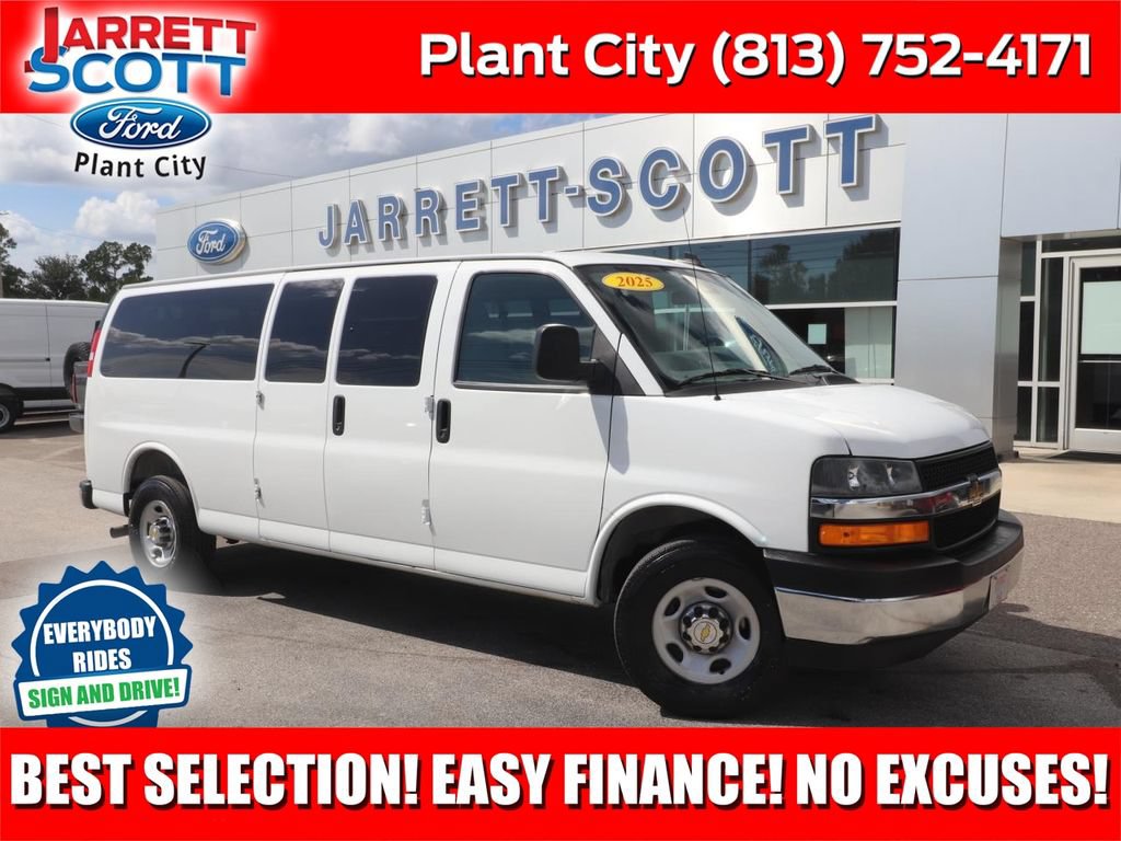 Used 2025 Chevrolet Express 3500 LT w/ LT Preferred Equipment Group RWD image 1