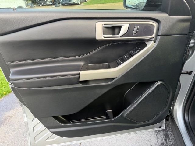 Certified 2023 Ford Explorer XLT image 9