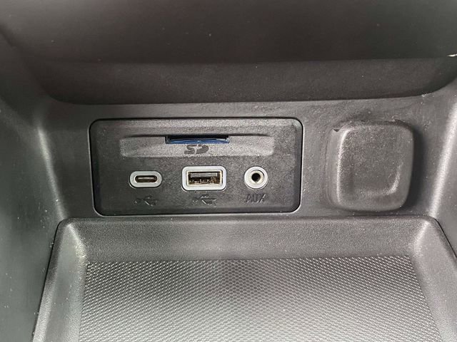 Used 2023 GMC Terrain SLT w/ Tech Package image 31