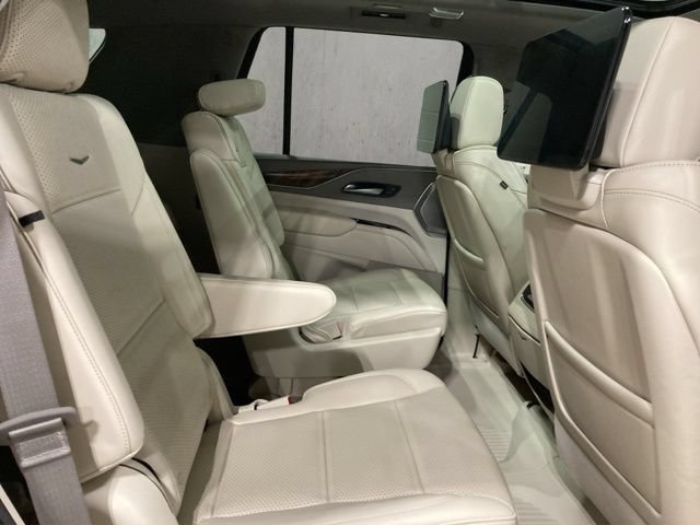 Used 2024 Cadillac Escalade Premium Luxury Platinum AWD/4WD image 28