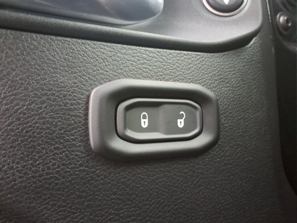 Used 2021 Jeep Wrangler Unlimited Sport AWD/4WD image 15