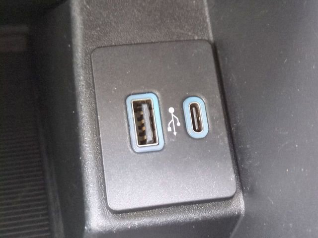 Certified 2022 Ford Edge SE image 23