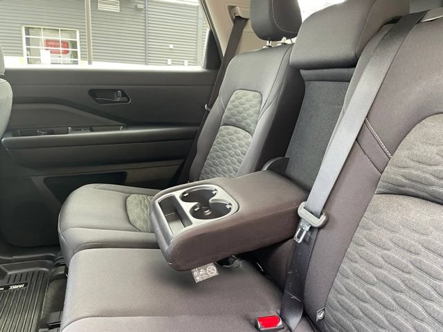Used 2023 Nissan Pathfinder SV AWD/4WD image 21