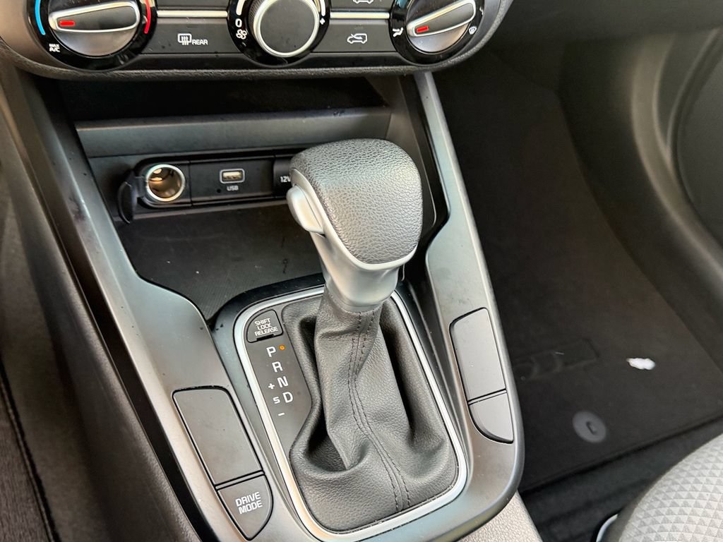 Used 2025 Kia Soul LX w/ LX Technology Package FWD image 22