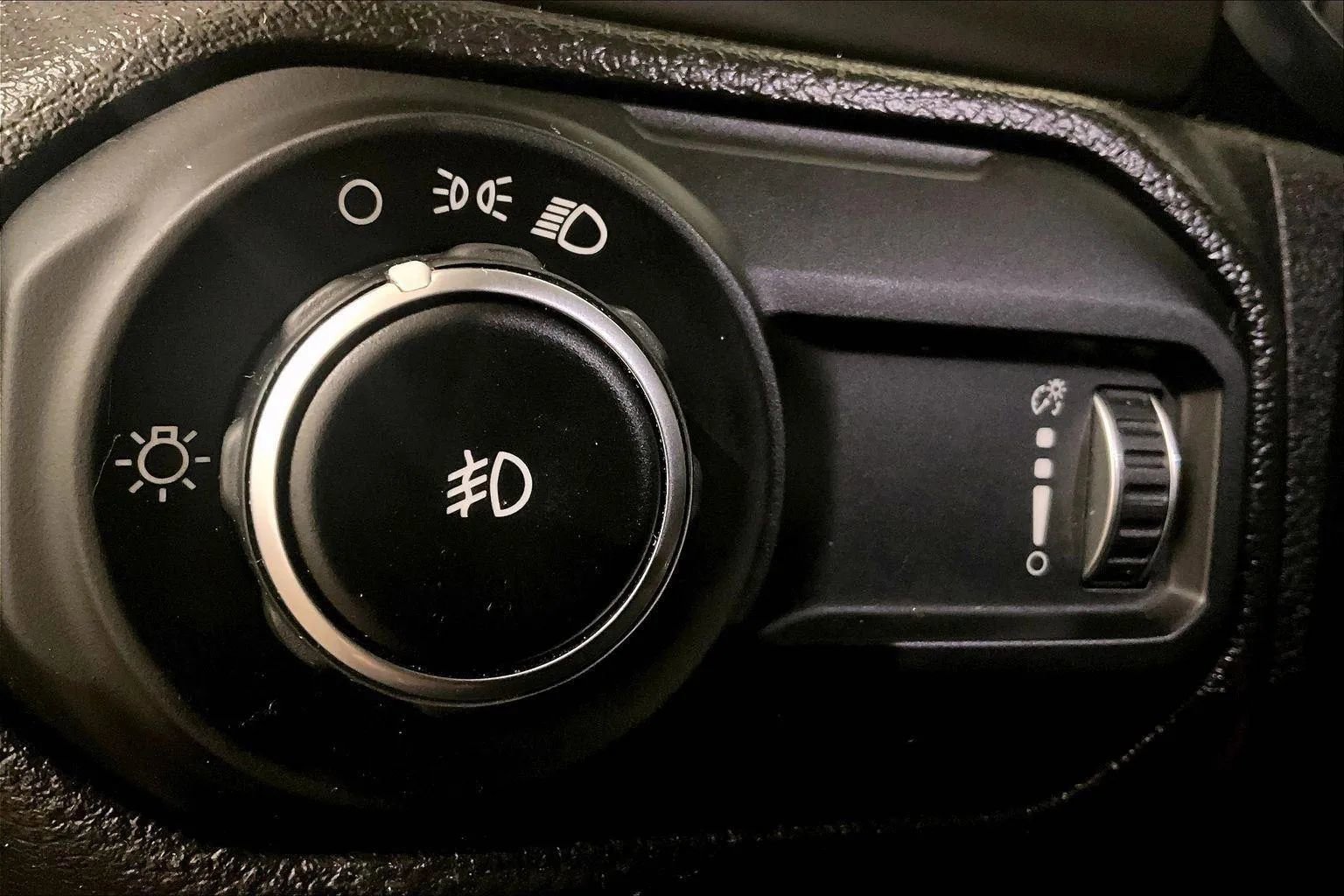 Used 2023 Jeep Wrangler Sport image 30