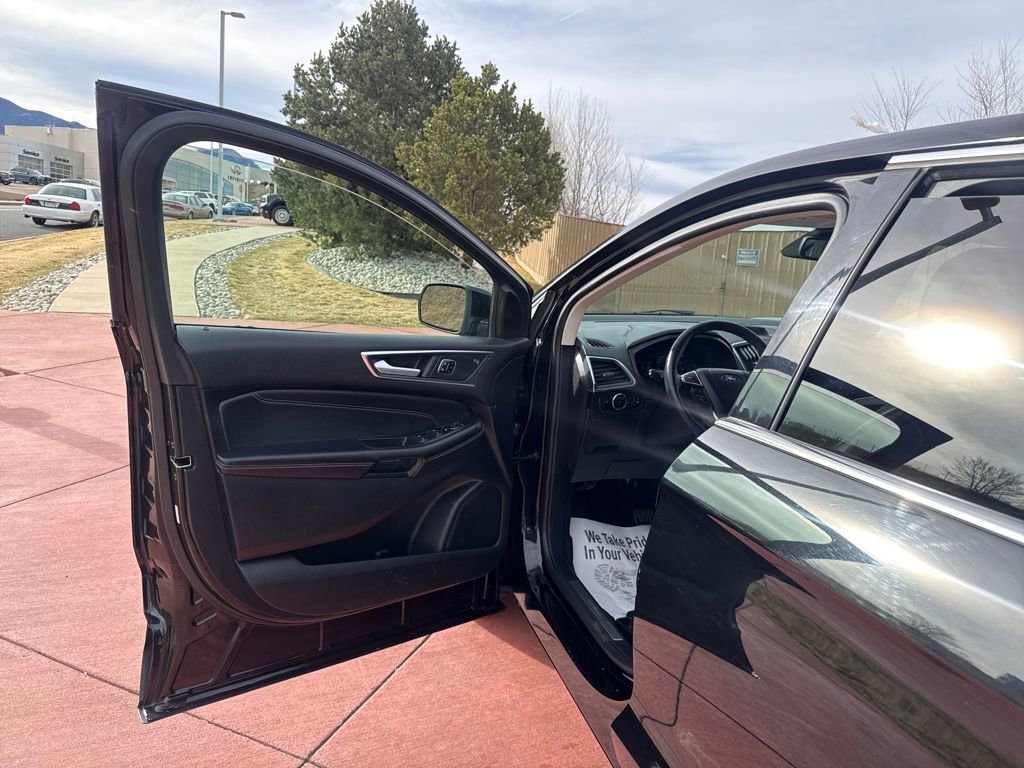 Certified 2024 Ford Edge Titanium AWD/4WD image 11