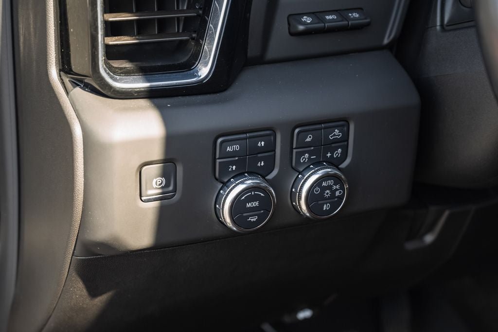 Used 2025 GMC Sierra 2500 Denali Ultimate w/ LPO, GMC Protection Package AWD/4WD image 22