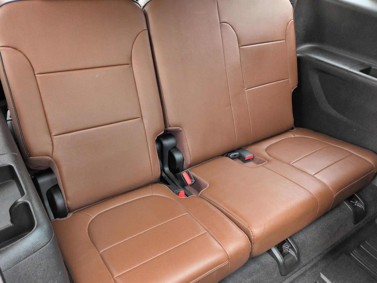 Used 2018 Chevrolet Traverse High Country w/ LPO, Floor Liner Package AWD/4WD image 24