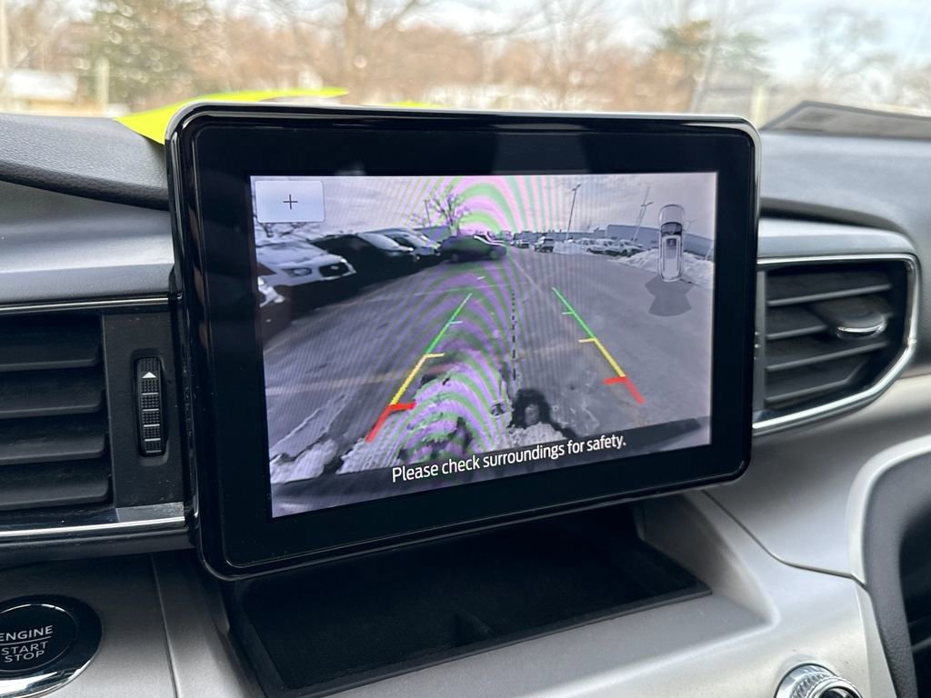 Certified 2022 Ford Explorer XLT w/ Equipment Group 202A image 23