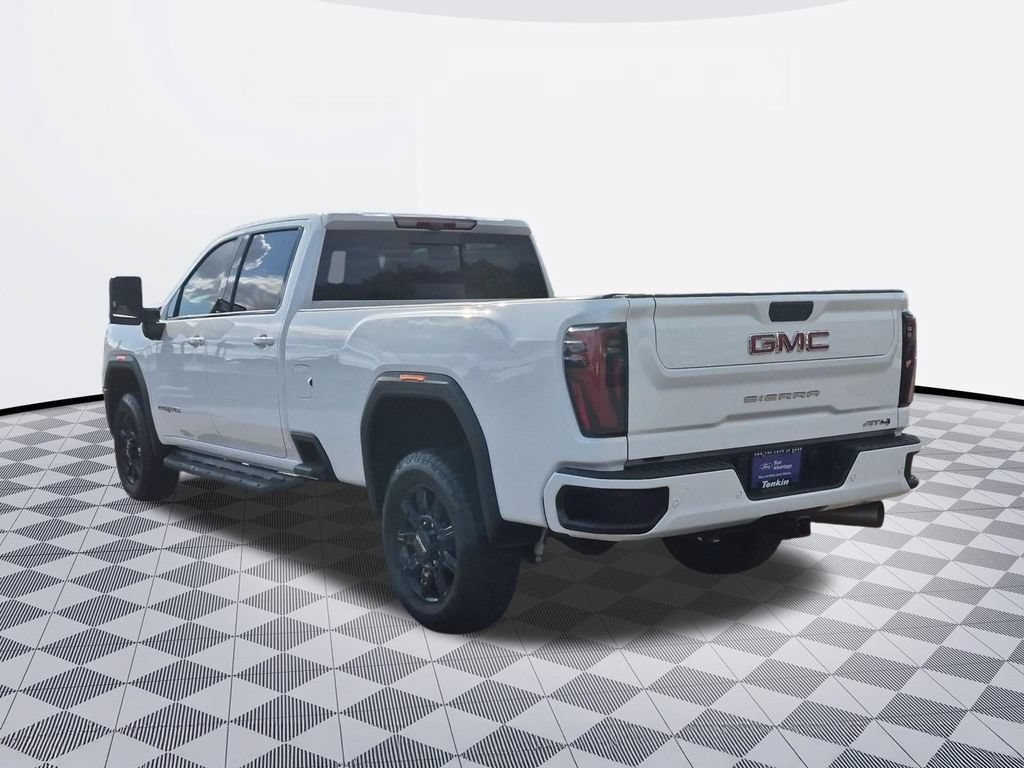 Used 2024 GMC Sierra 3500 AT4 w/ Technology Package AWD/4WD image 4