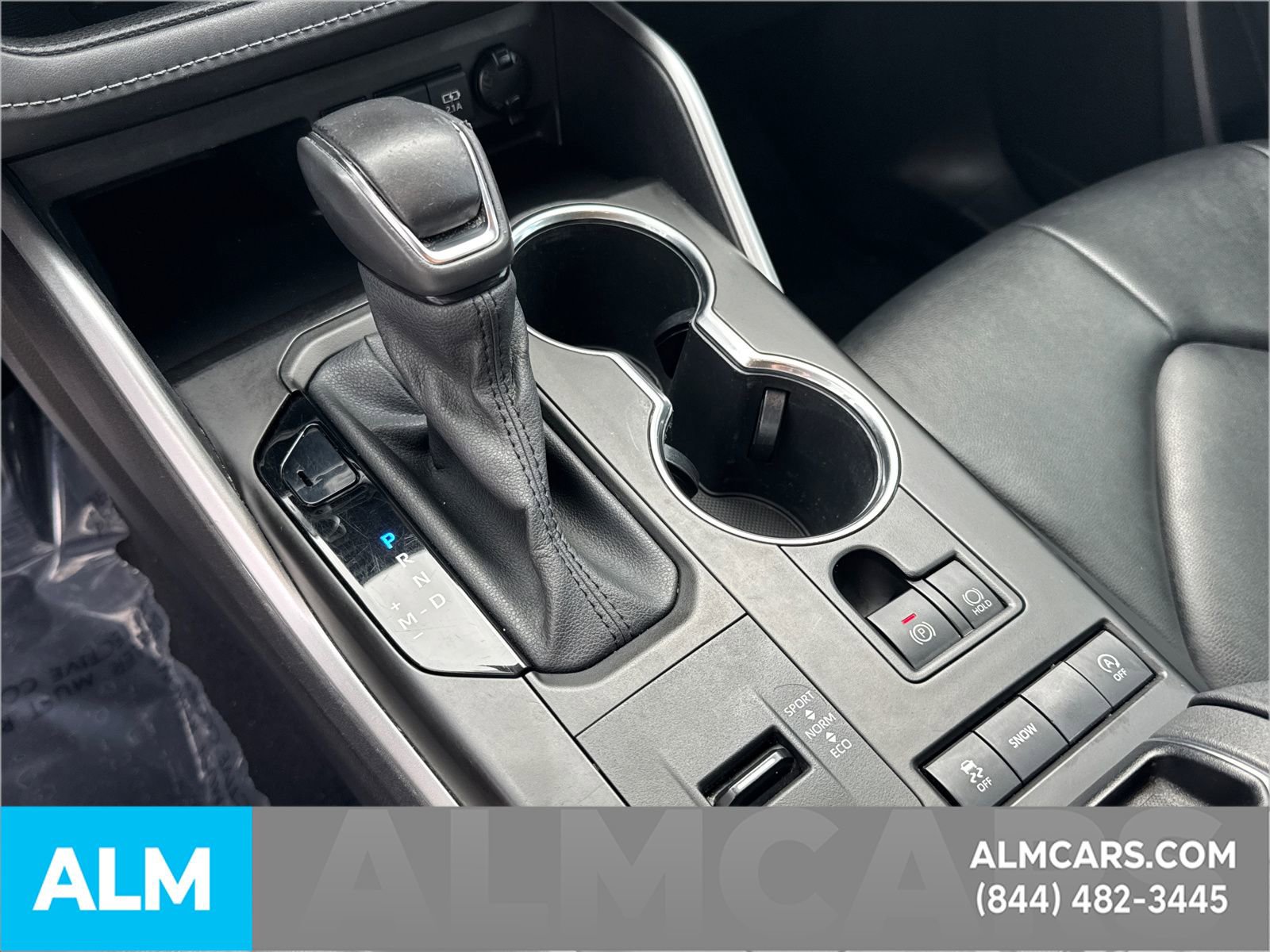 Used 2021 Toyota Highlander XLE image 38