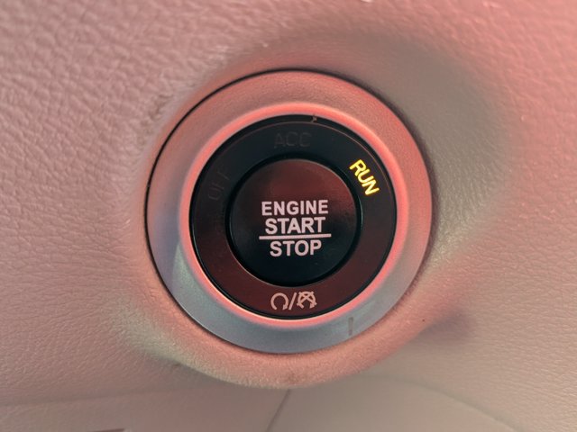 Used 2023 Chrysler Voyager LX FWD image 17
