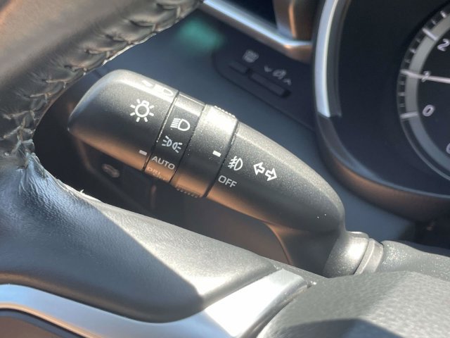 Used 2021 Toyota Highlander XLE AWD/4WD image 29