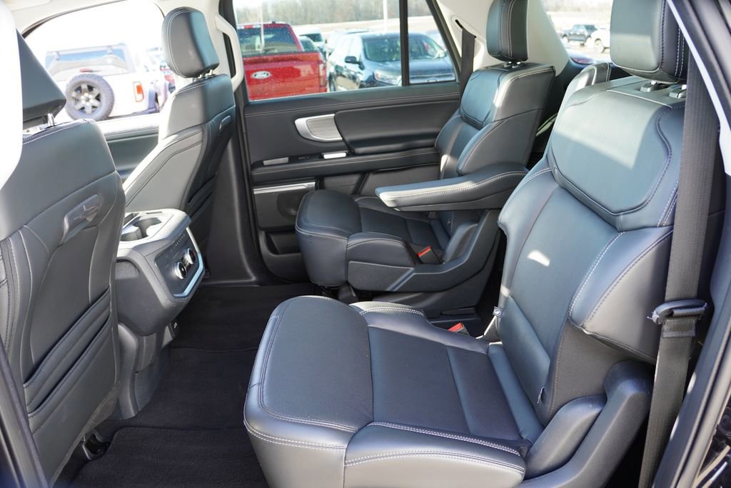 Certified 2025 Ford Expedition Max Platinum image 20