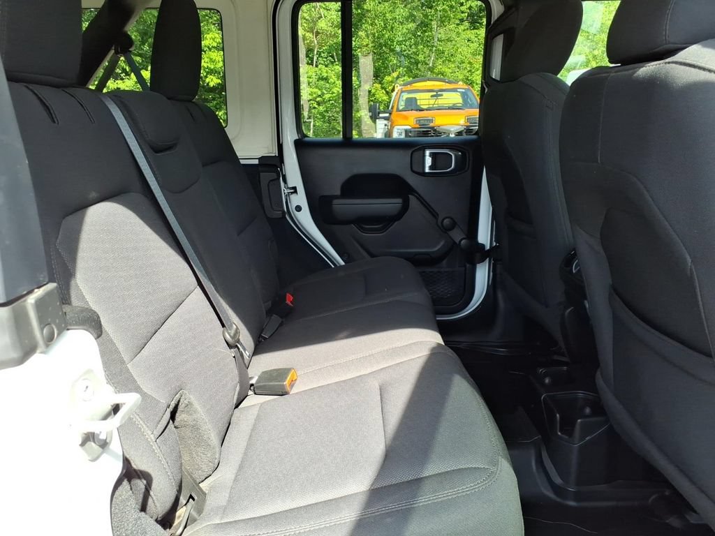 Used 2023 Jeep Wrangler Unlimited Sport AWD/4WD image 12