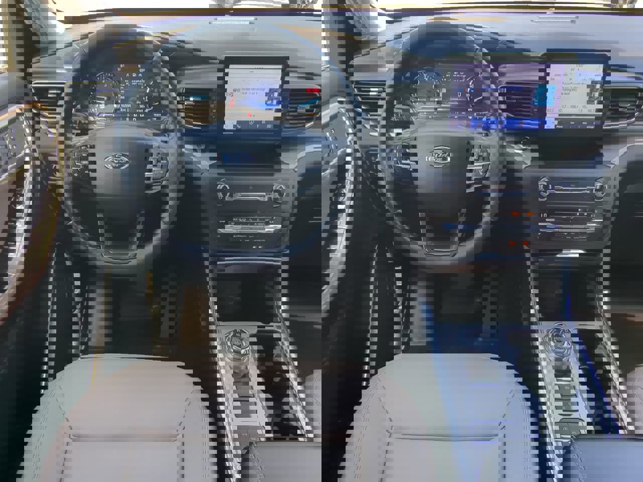 Certified 2020 Ford Explorer XLT w/ Equipment Group 202A image 14