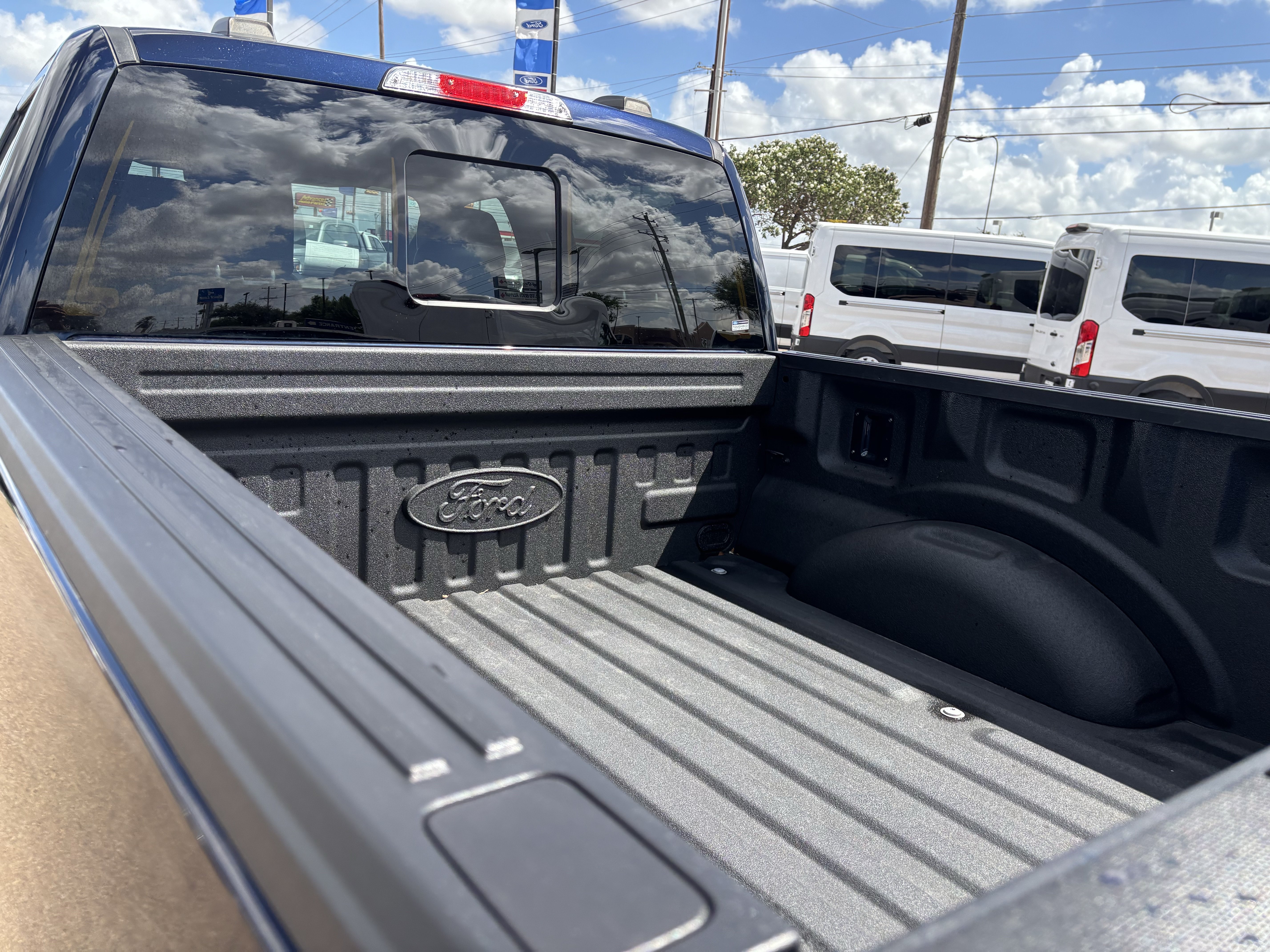 Certified 2023 Ford F150 Platinum w/ Equipment Group 701A High AWD/4WD image 18