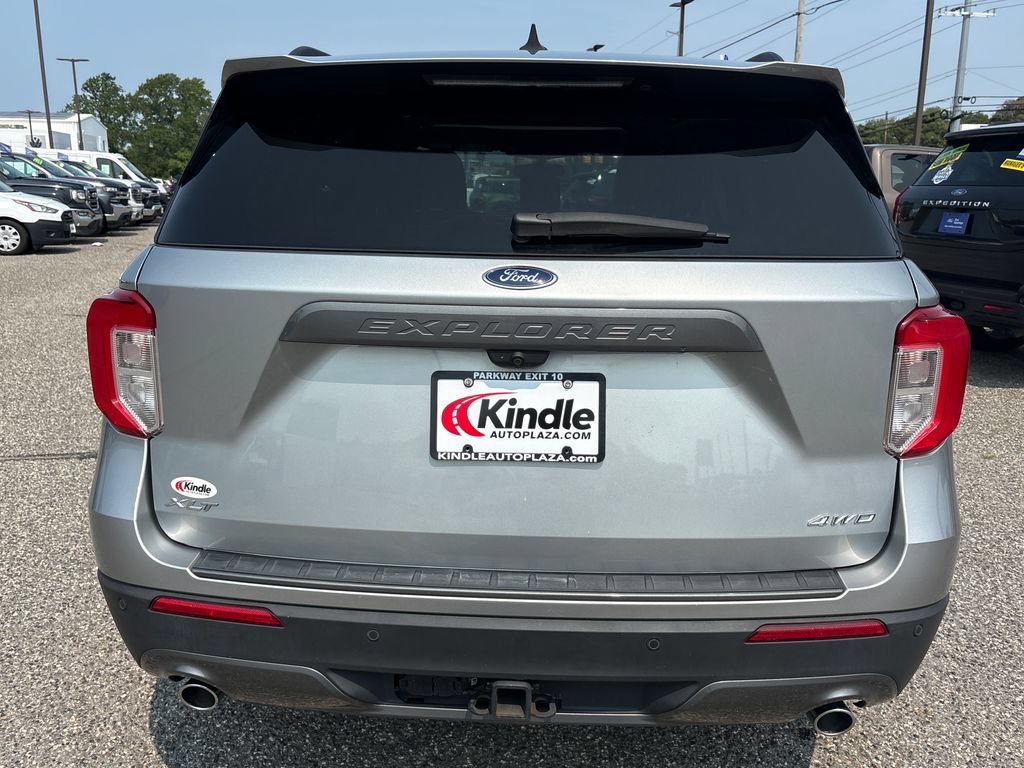 Certified 2023 Ford Explorer XLT w/ Equipment Group 202A AWD/4WD image 30