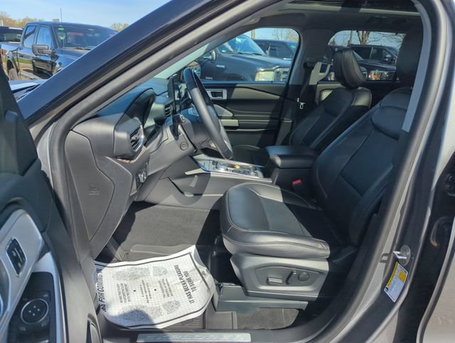 Certified 2023 Ford Explorer Limited w/ Limited Technology Package AWD/4WD image 11