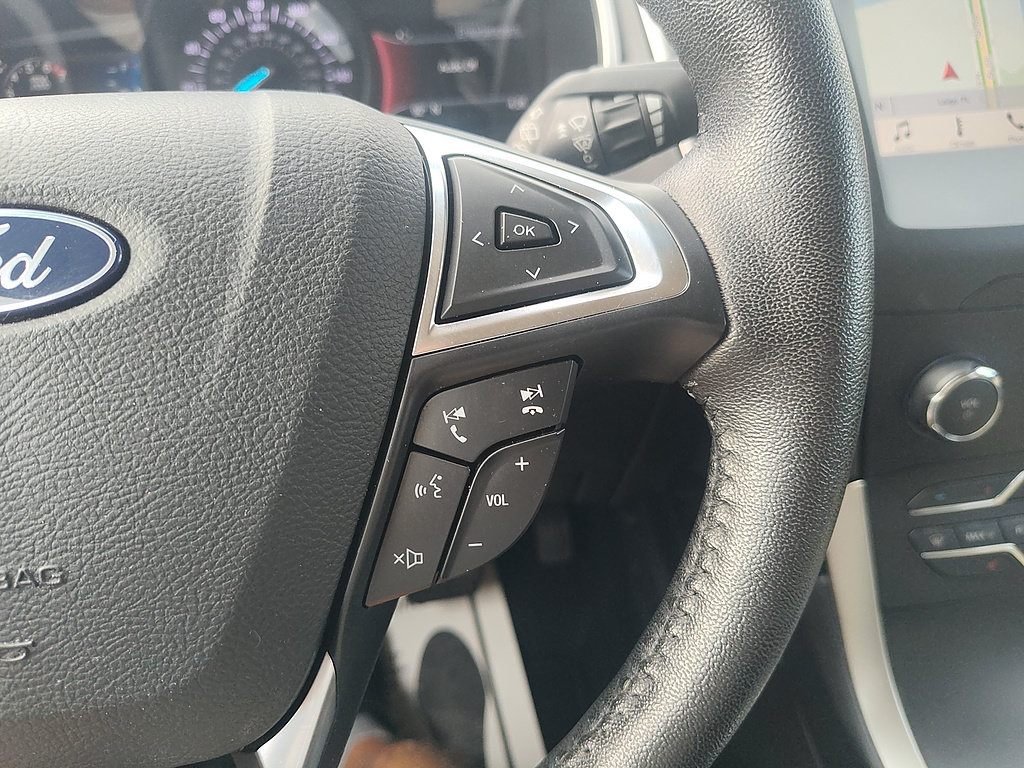 Certified 2019 Ford Edge SEL w/ Equipment Group 201A FWD image 18