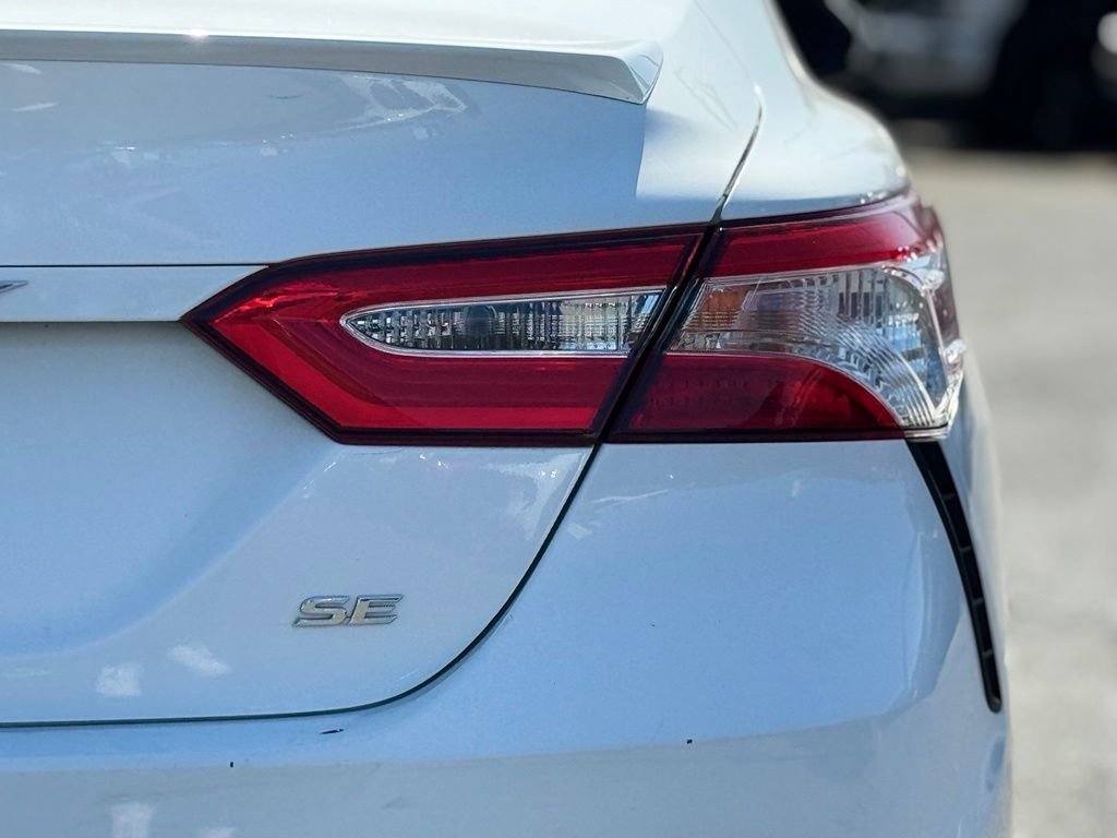 Used 2020 Toyota Camry SE FWD image 17