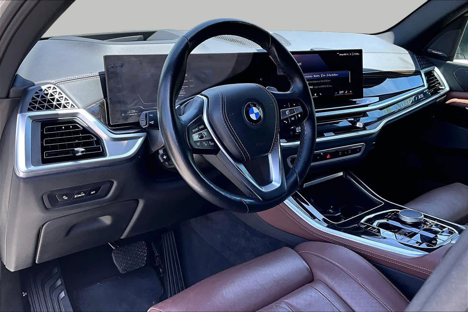 Used 2025 BMW X5 xDrive50e AWD/4WD image 18