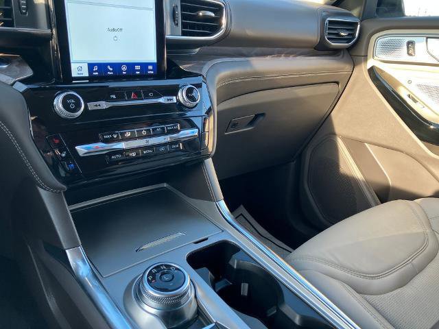 Certified 2023 Ford Explorer Platinum w/ Premium Technology Package AWD/4WD image 30