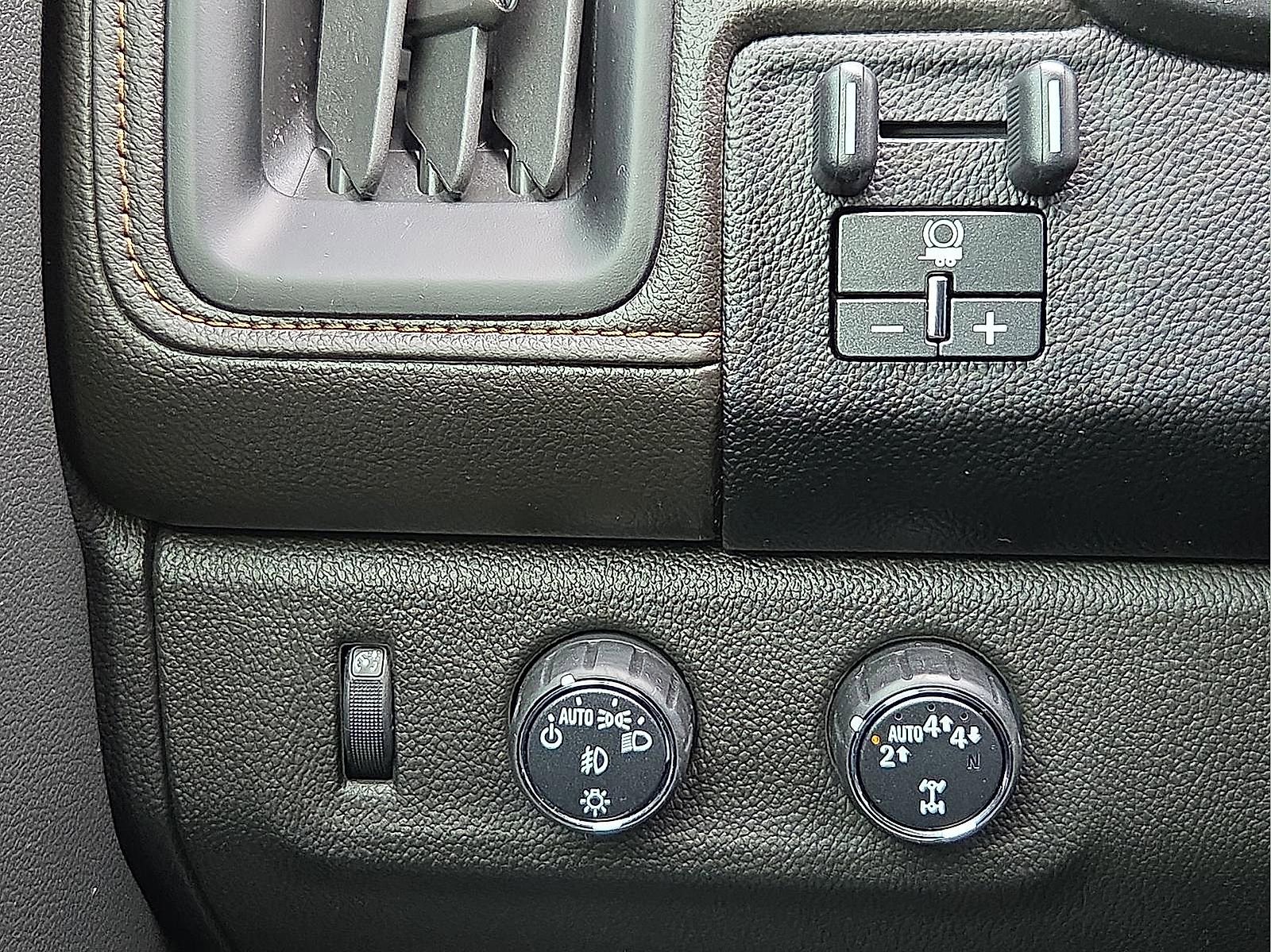 Used 2022 GMC Canyon AT4 w/ Driver Alert Package AWD/4WD image 21