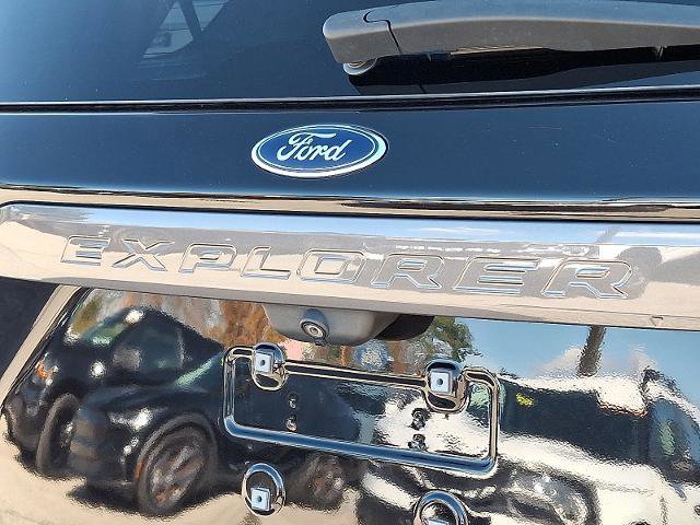Certified 2021 Ford Explorer XLT w/ Equipment Group 202A image 31