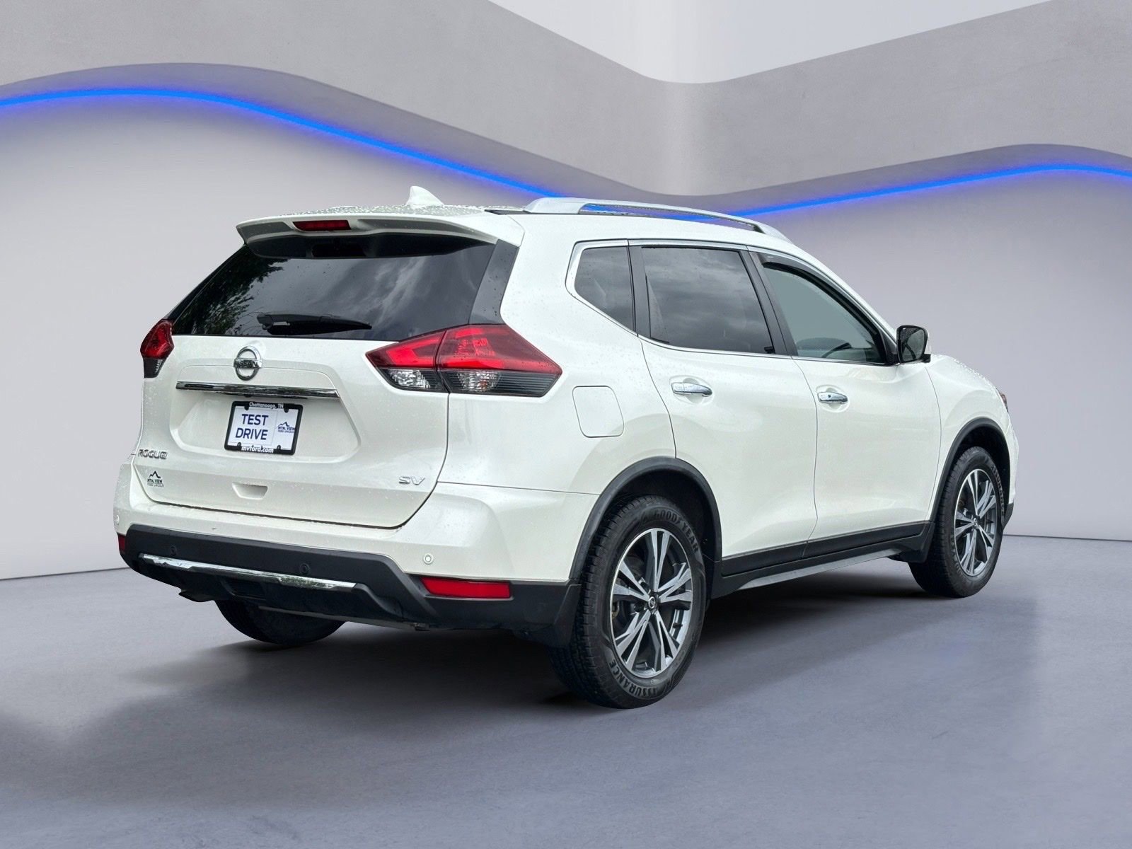 Used 2019 Nissan Rogue SV w/ Sun & Sound Touring Package FWD image 6