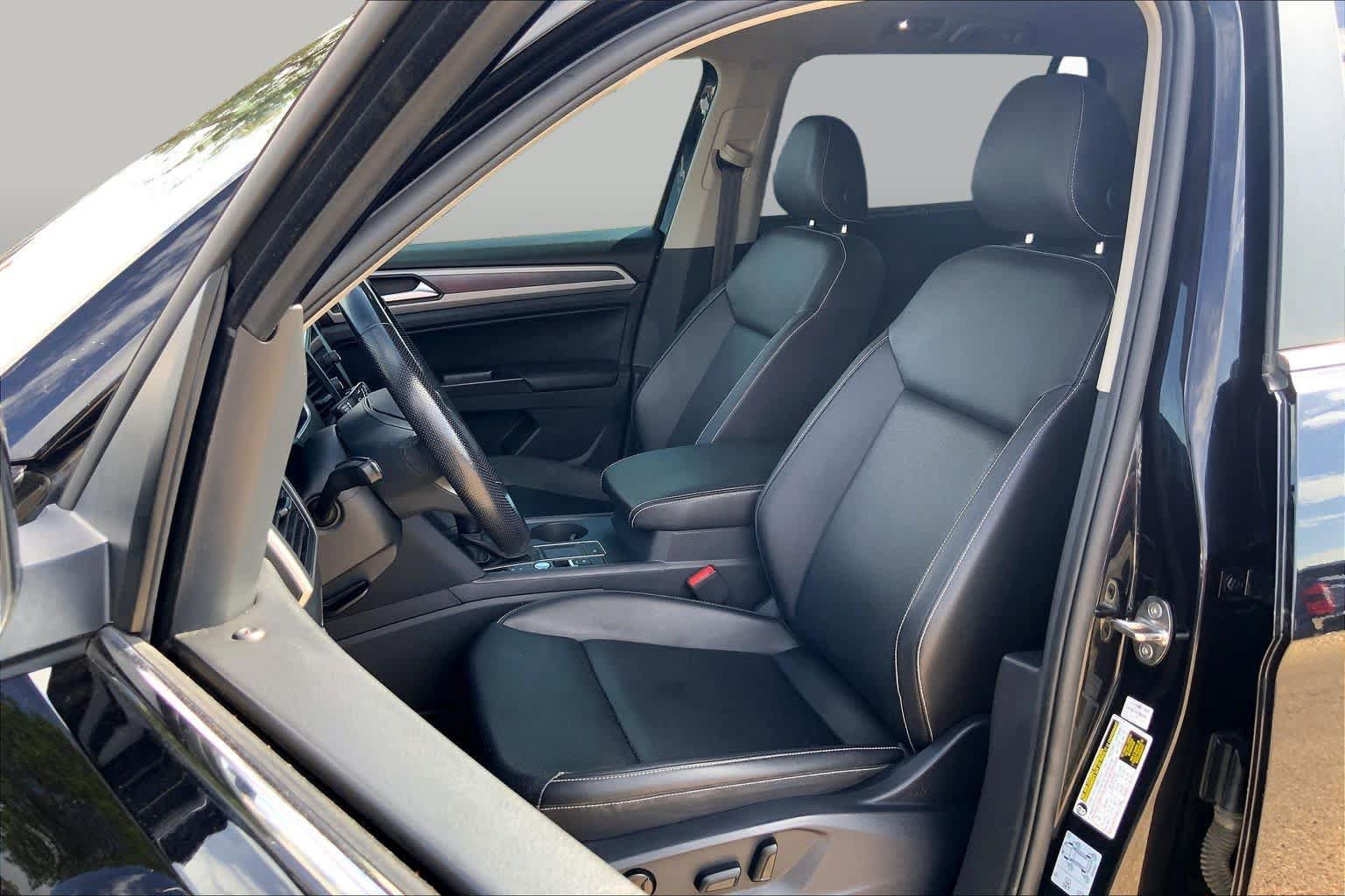 Used 2021 Volkswagen Atlas SE w/ Panoramic Sunroof Package FWD image 8