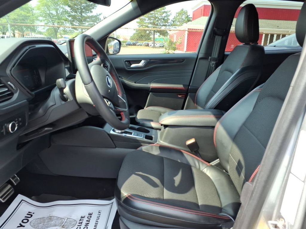 Certified 2023 Ford Escape ST-Line w/ Tech Pack #1 AWD/4WD image 14