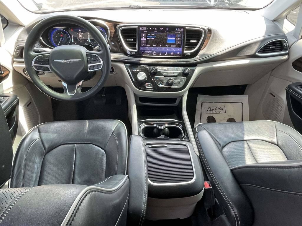 Used 2022 Chrysler Pacifica Limited FWD image 11