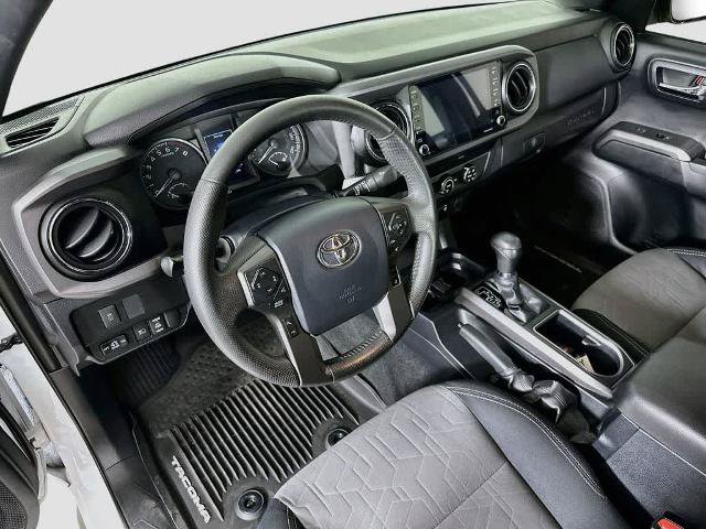 Used 2020 Toyota Tacoma TRD Sport RWD image 2