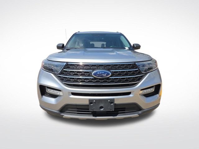 Certified 2022 Ford Explorer XLT w/ Equipment Group 202A AWD/4WD image 2