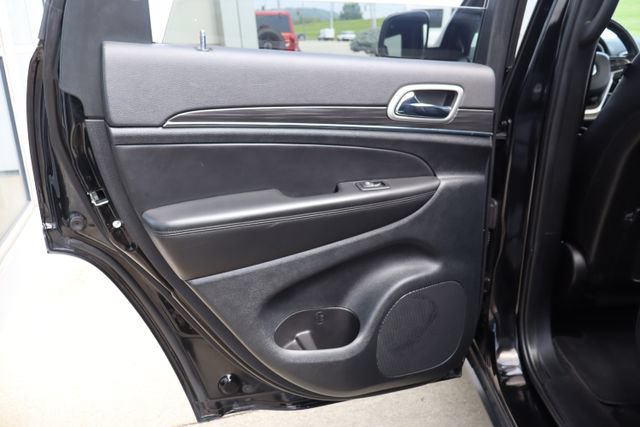 Used 2022 Jeep Grand Cherokee Limited w/ Tech Group AWD/4WD image 26