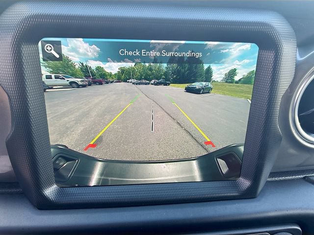 Used 2022 Jeep Gladiator Overland w/ LED Lighting Group AWD/4WD image 19