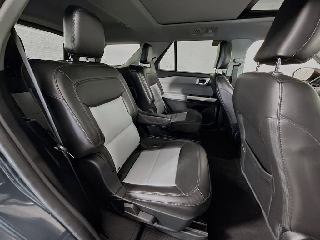 Certified 2022 Ford Explorer XLT w/ Equipment Group 202A image 29