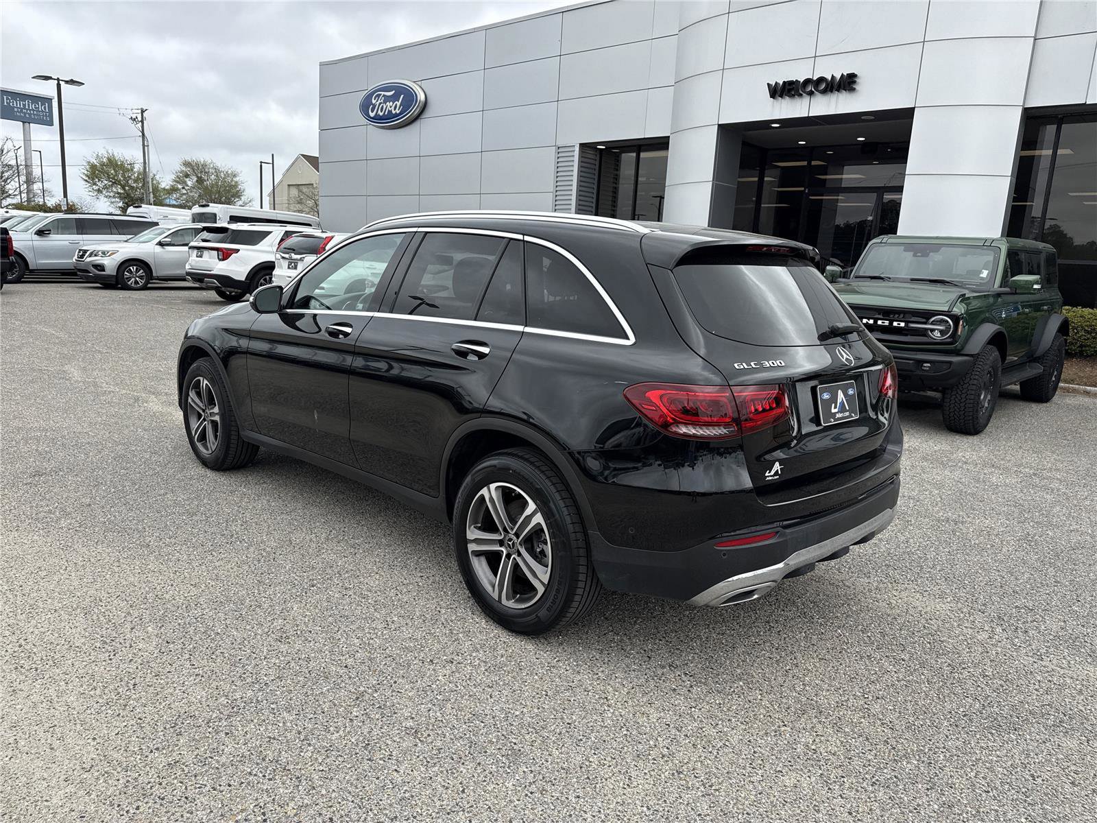 Used 2021 Mercedes-Benz GLC 300 image 4