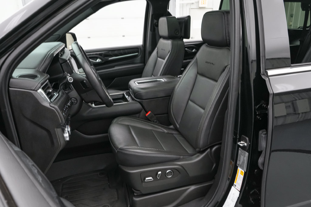 Used 2024 GMC Yukon Denali w/ Denali Reserve Package AWD/4WD image 14