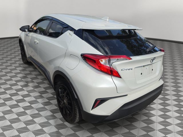 Used 2020 Toyota C-HR LE FWD image 3