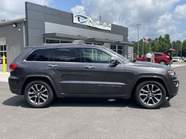 Used 2018 Jeep Grand Cherokee Overland AWD/4WD image 3
